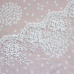 Кружево белое широкое на мягкой сетке, 1/2 ярда
